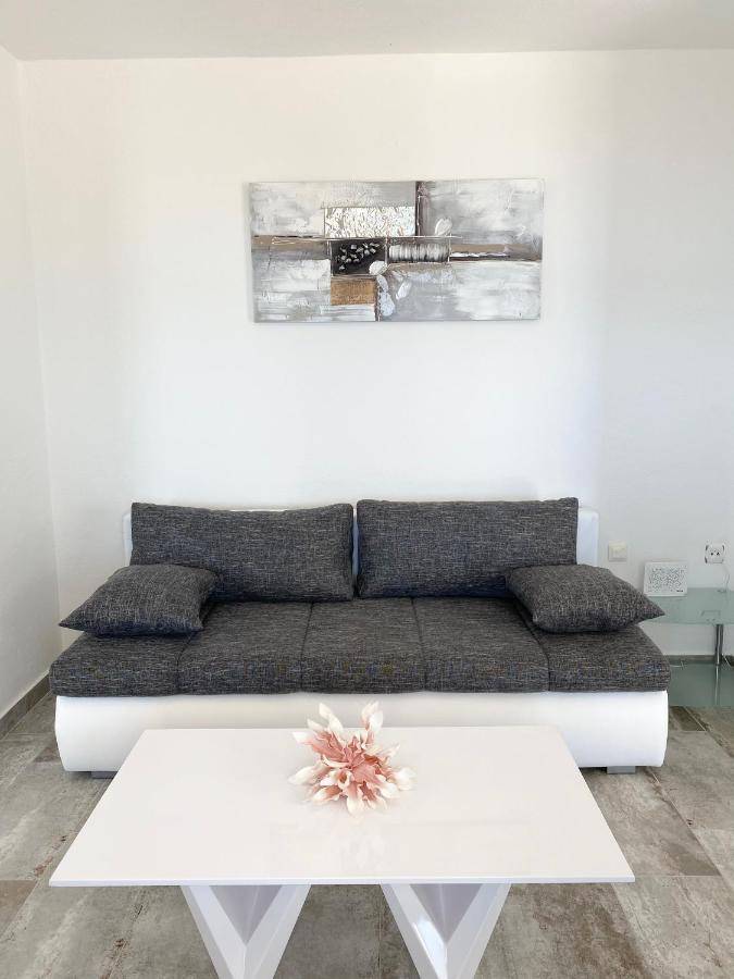 Appartement Charlene à Karlobag Extérieur photo