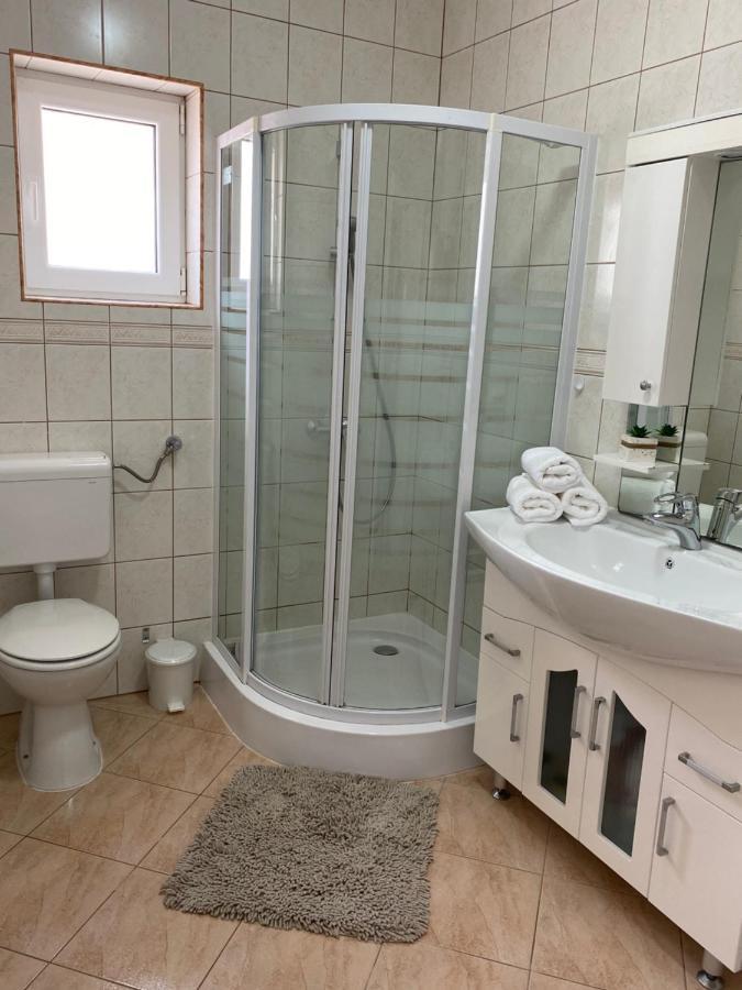 Appartement Charlene à Karlobag Extérieur photo