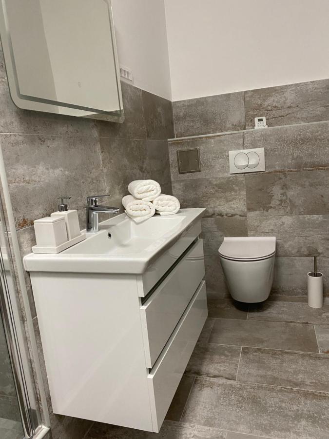 Appartement Charlene à Karlobag Extérieur photo