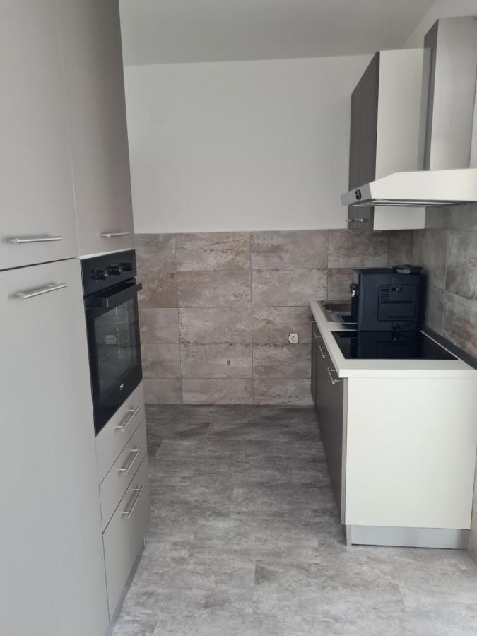 Appartement Charlene à Karlobag Extérieur photo