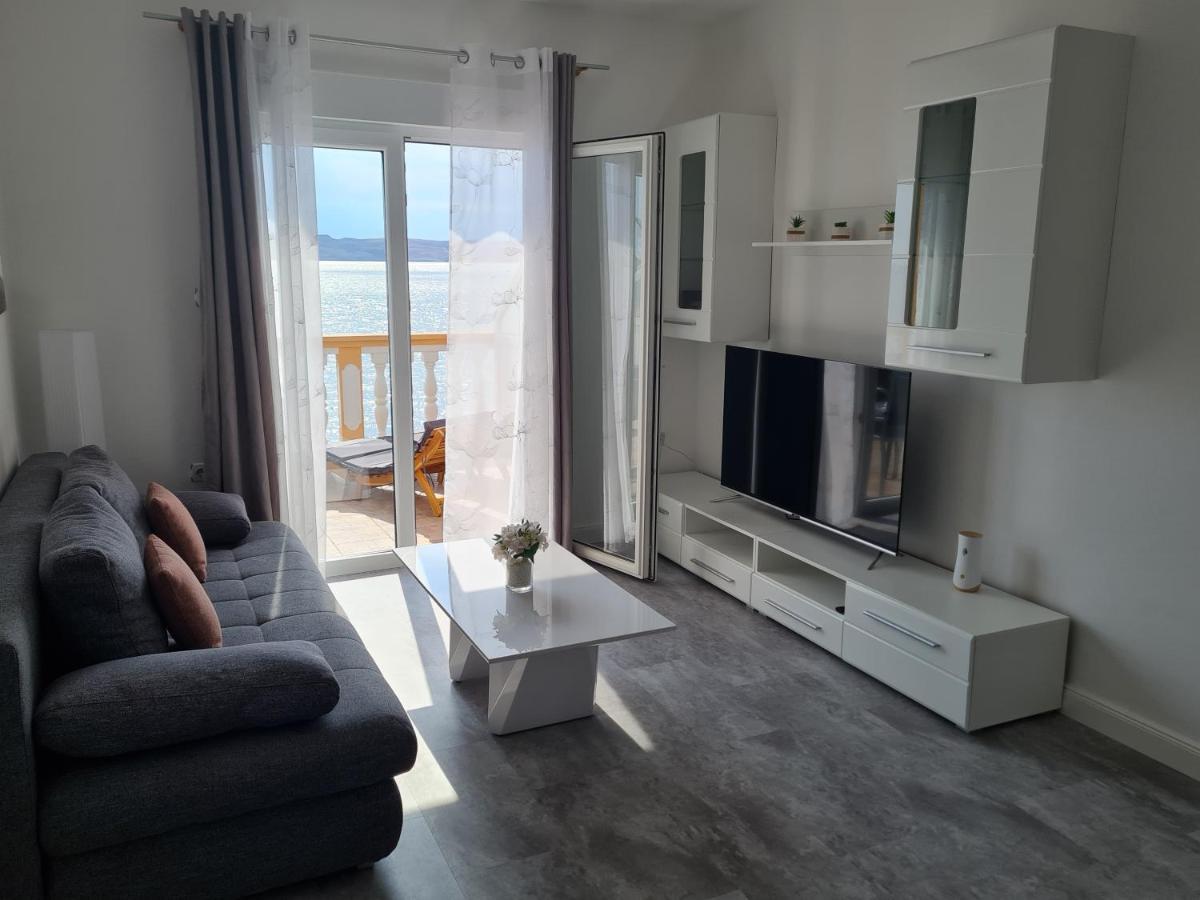 Appartement Charlene à Karlobag Extérieur photo