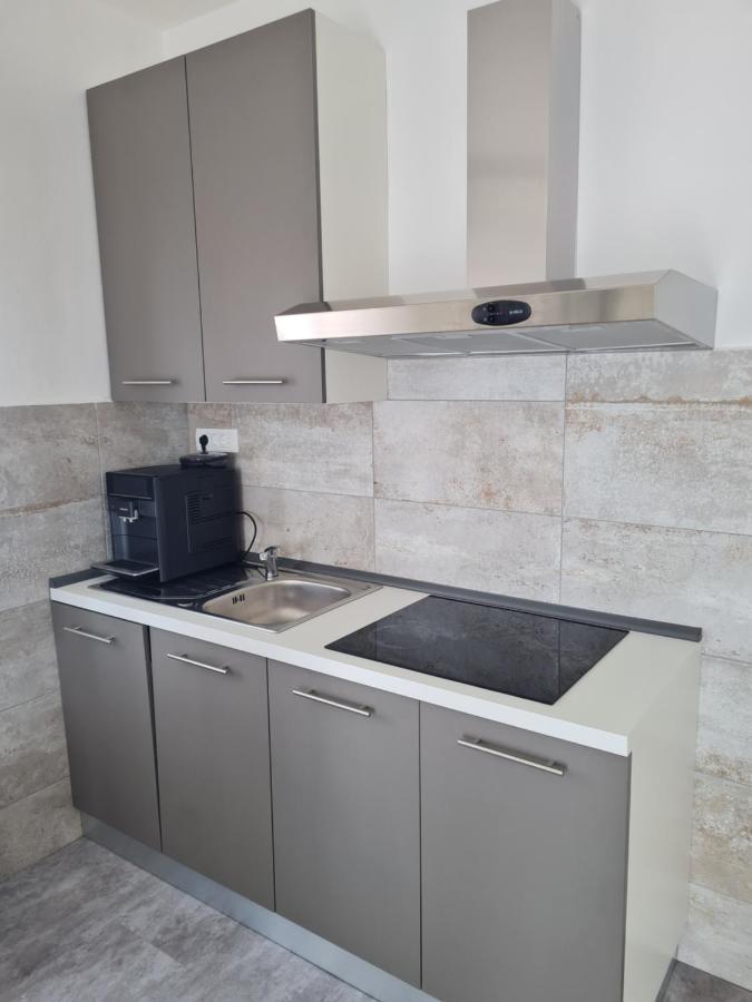 Appartement Charlene à Karlobag Extérieur photo